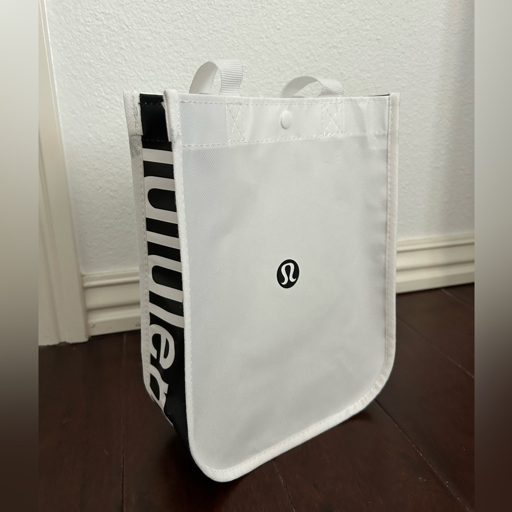 Lululemon bag